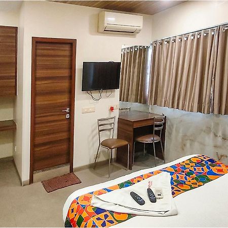 FabHotel Landmark Guestline Vashi Turambhe Exterior foto