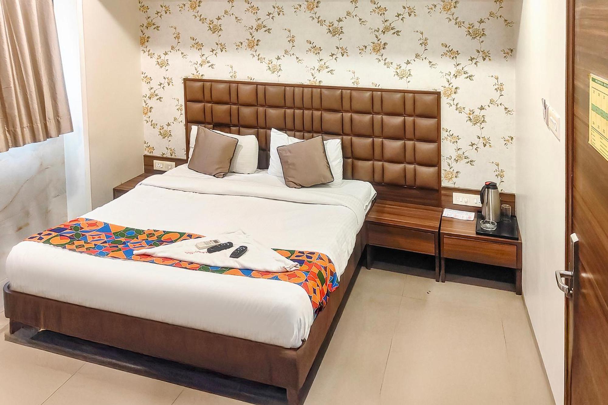 FabHotel Landmark Guestline Vashi Turambhe Exterior foto