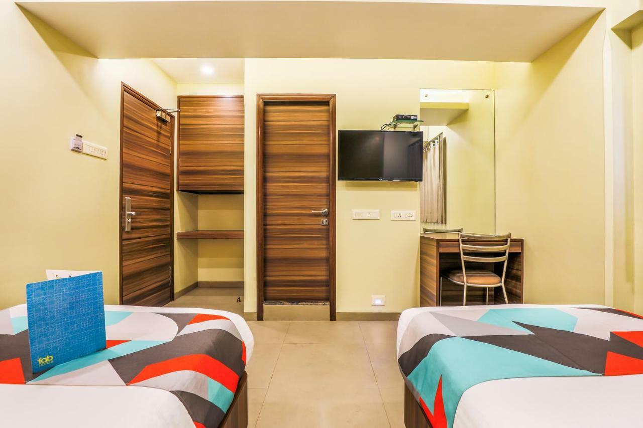 FabHotel Landmark Guestline Vashi Turambhe Exterior foto